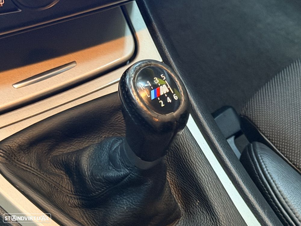 BMW 120 d Limited Edition Lifestyle c/ M Sport Pack - 19