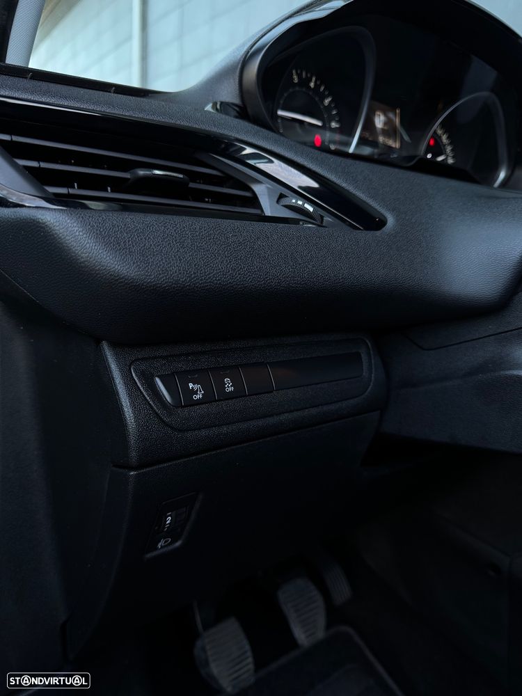 Peugeot 208 1.2 PureTech Allure - 10