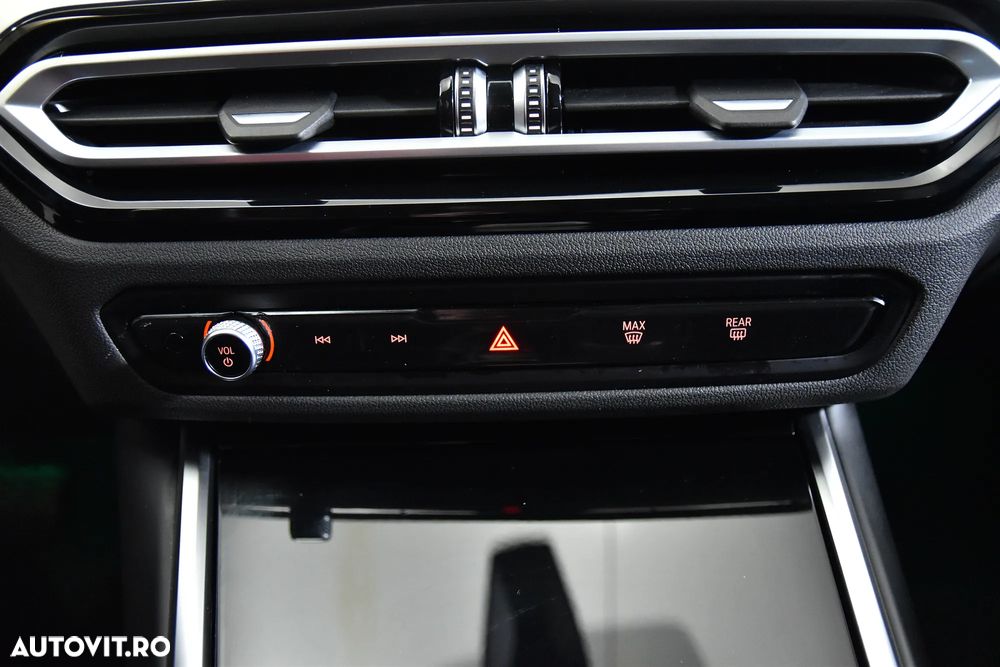 BMW Seria 3 320i xDrive AT - 18