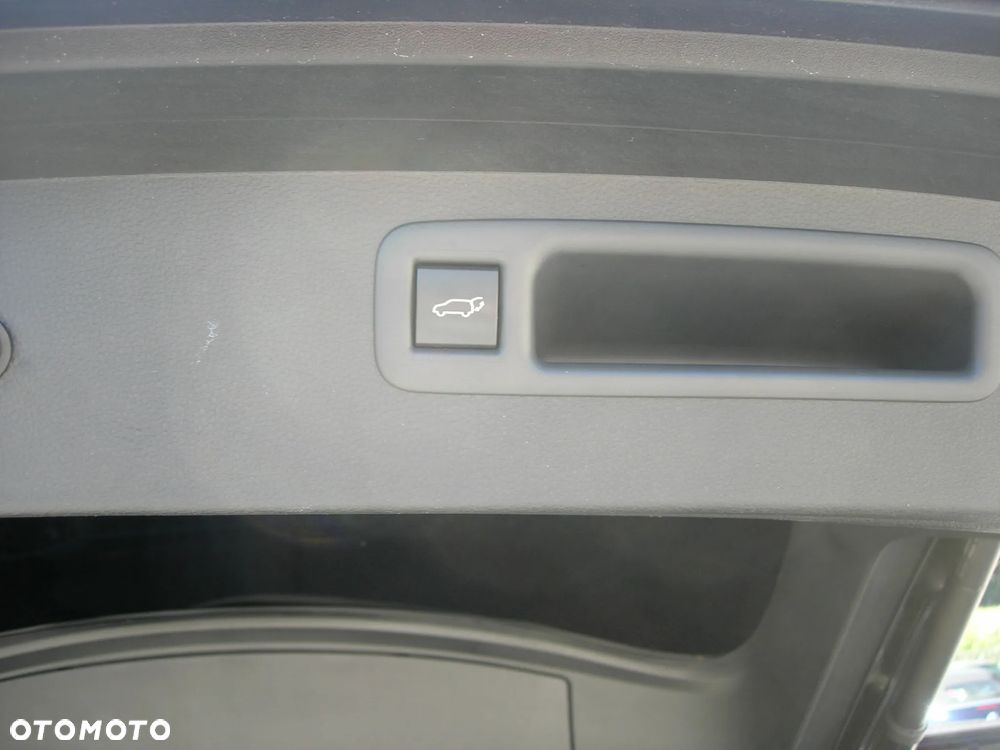 Toyota Highlander 2.5 Hybrid Executive - 29