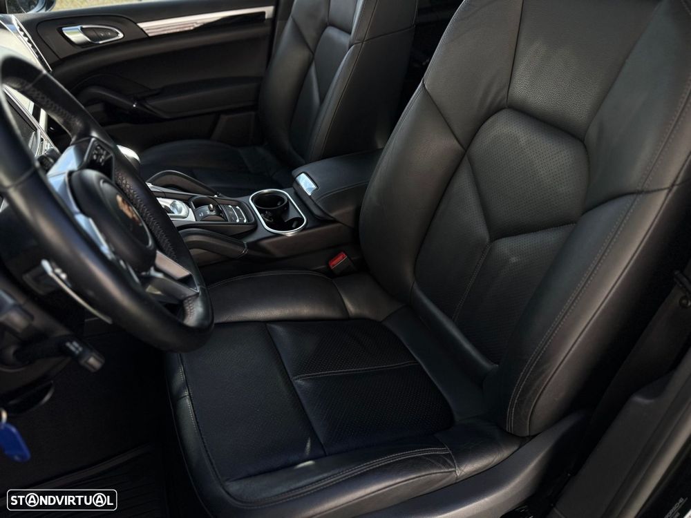 Porsche Cayenne Platinum Edition - 23