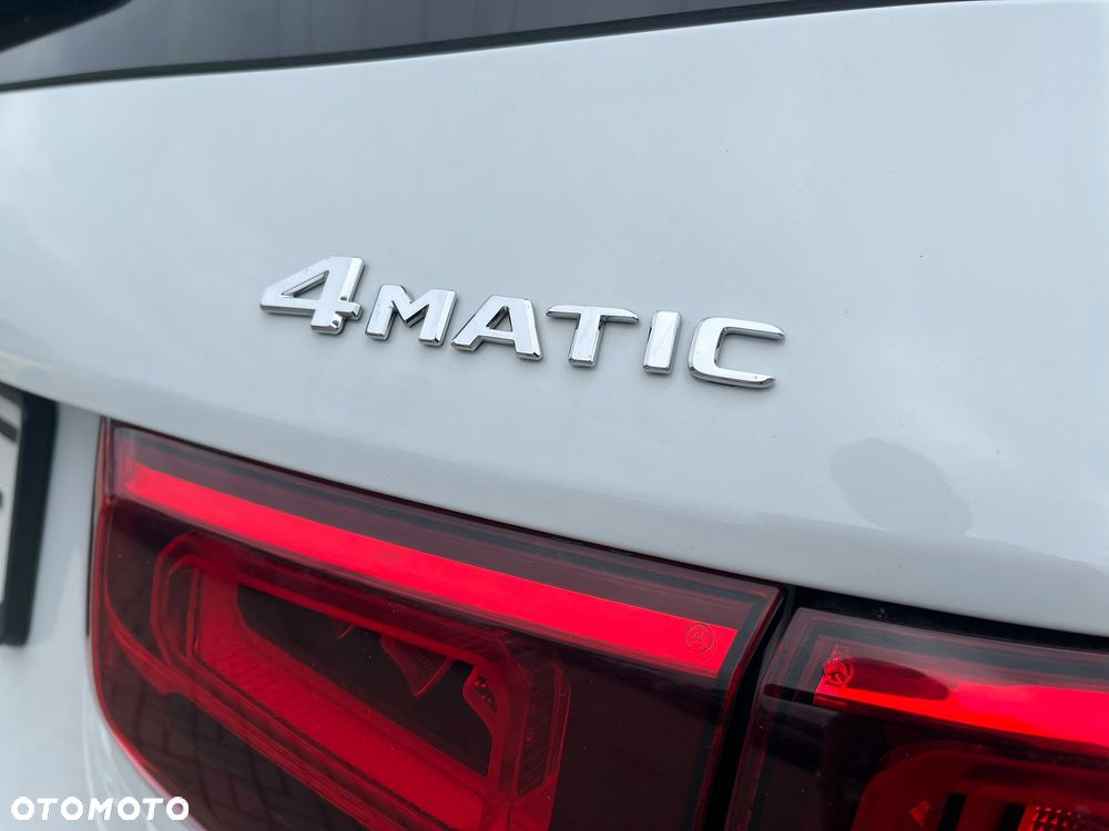 Mercedes-Benz GLB 250 4-Matic 8G-DCT - 38