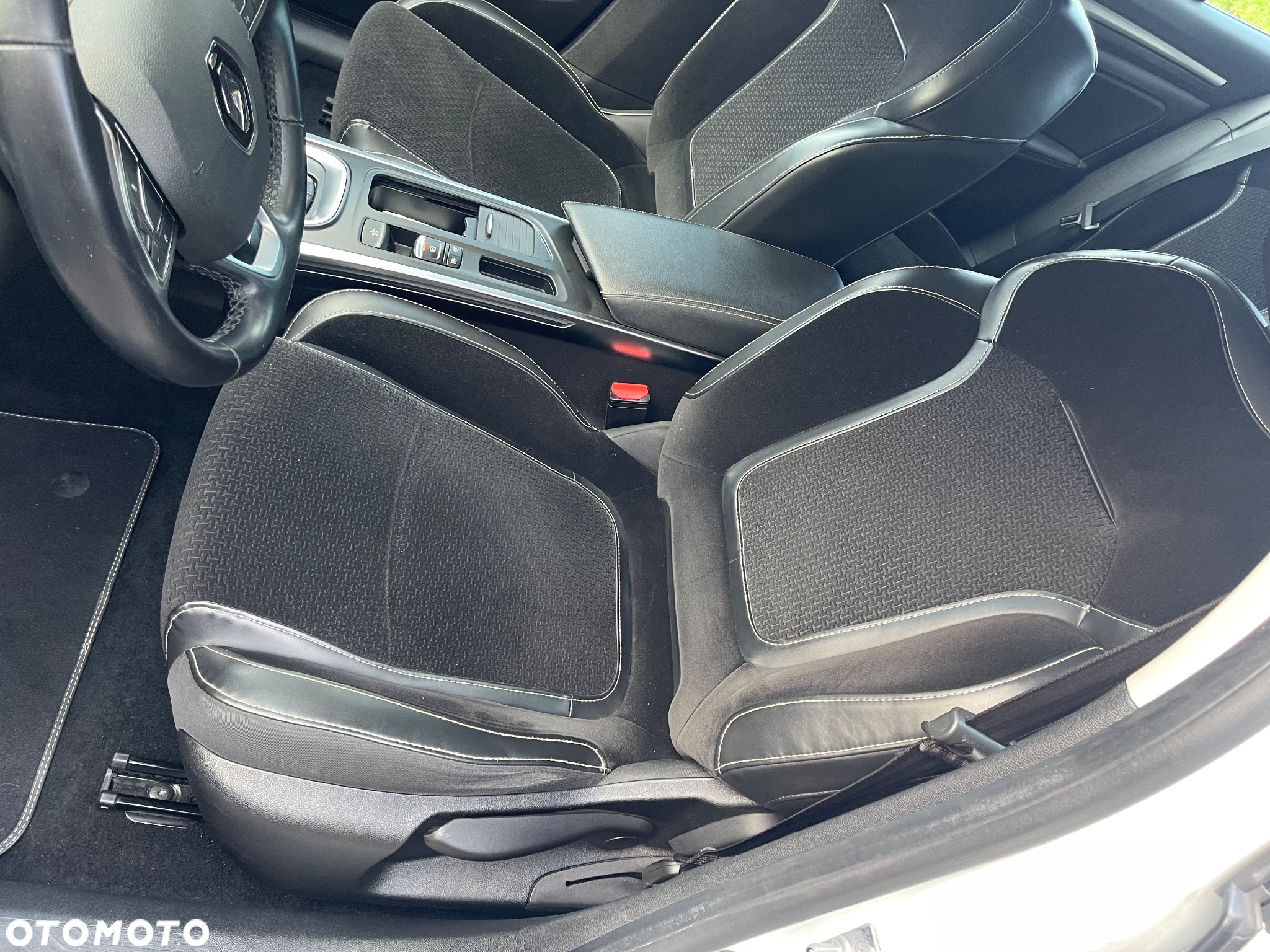 Renault Megane 1.2 Energy TCe Intens EDC - 25