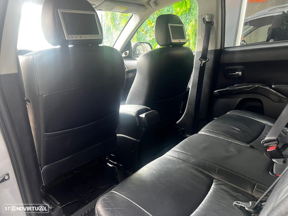 Mitsubishi Outlander 2.0 DI-D Intense 4WD - 11