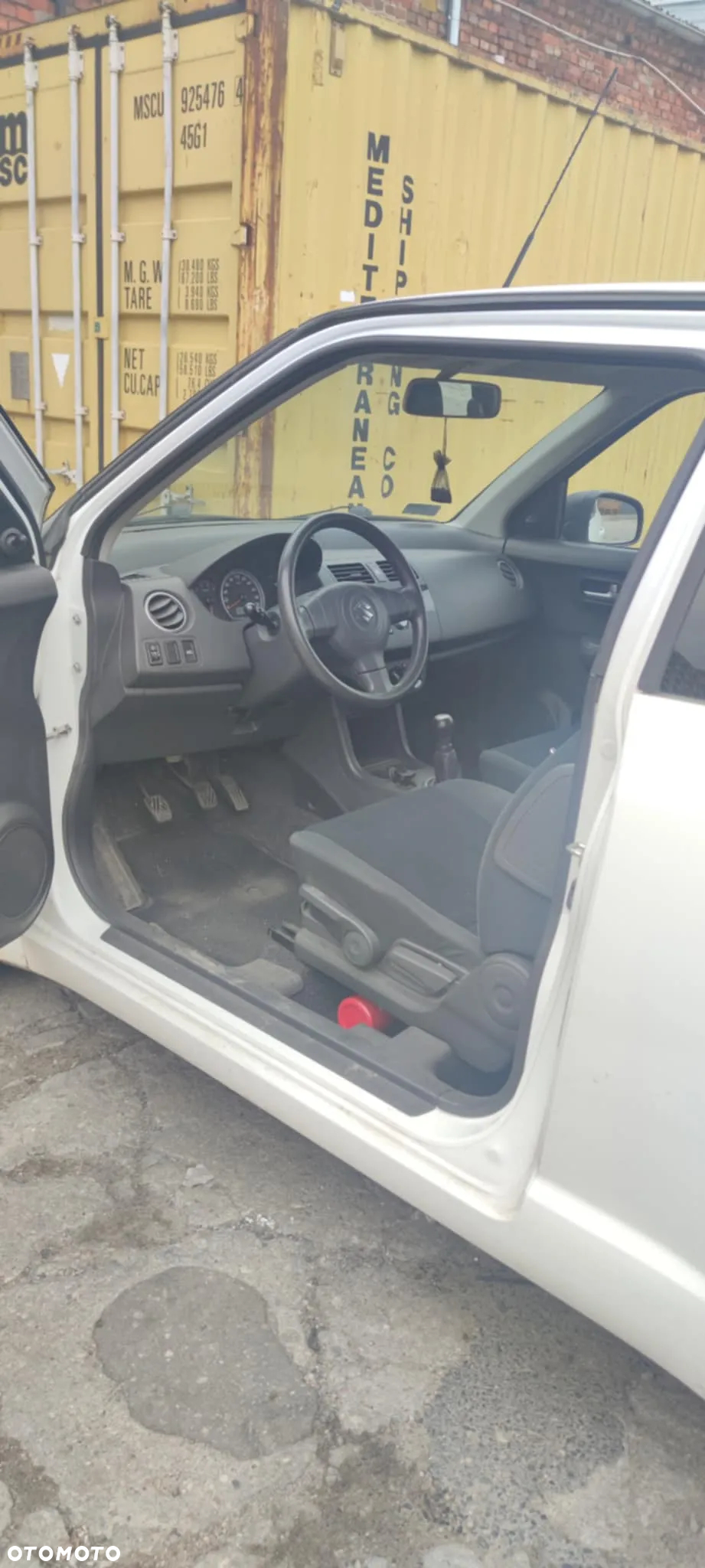 Suzuki Swift - 8