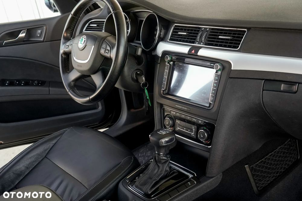 Skoda Superb 2.0 TDI DSG FAMILY - 8