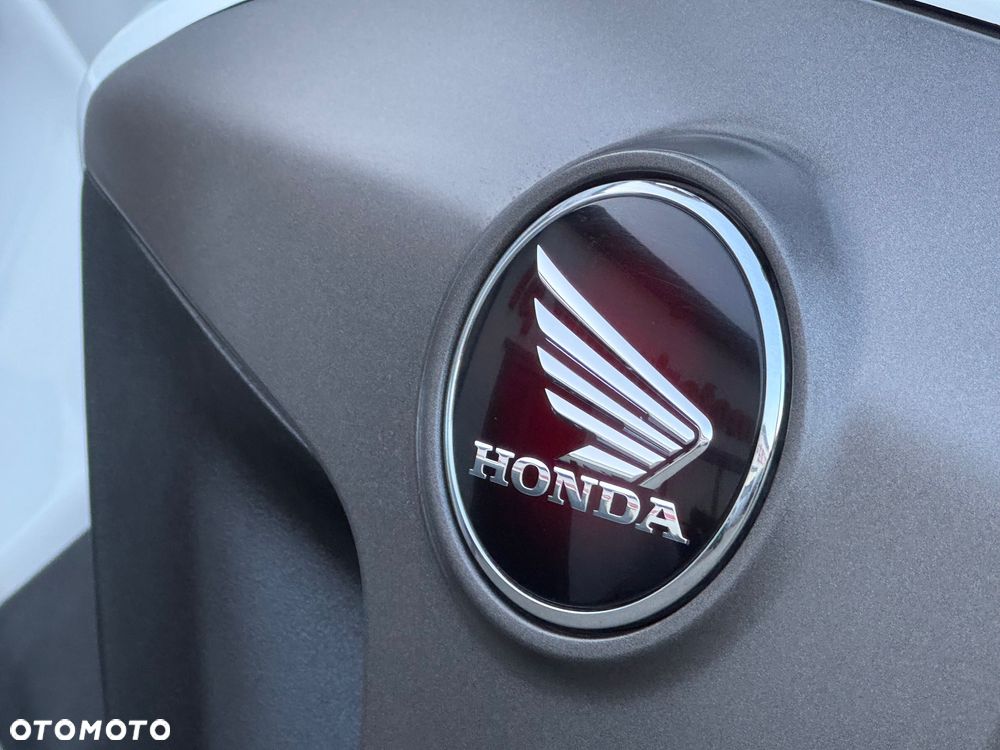 Honda VFR - 12