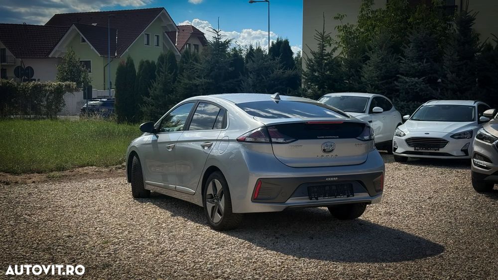 Hyundai IONIQ 1.6 GDI Premium - 9