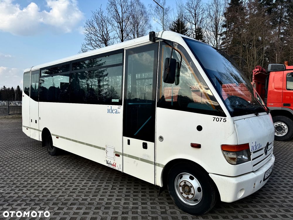 Mercedes-Benz Mediano 815 - 4