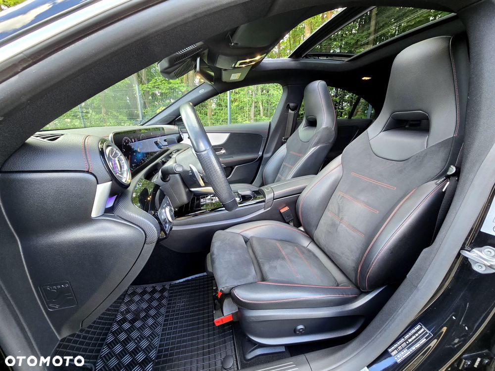 Mercedes-Benz CLA 220 AMG Line 7G-DCT - 37