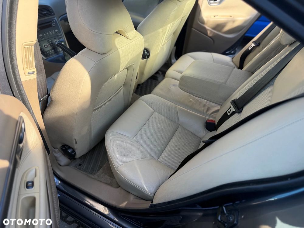 Volvo S60 2.4D Diament - 9
