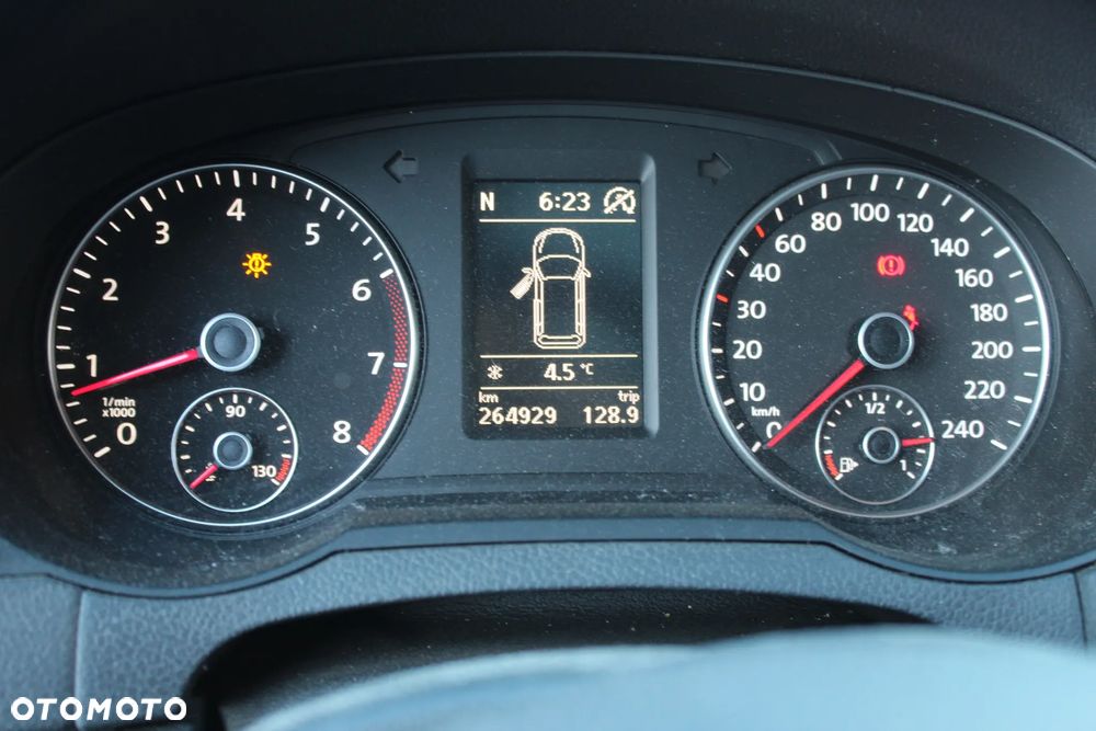 Volkswagen Sharan 1.4 TSI BMT Trendline - 9
