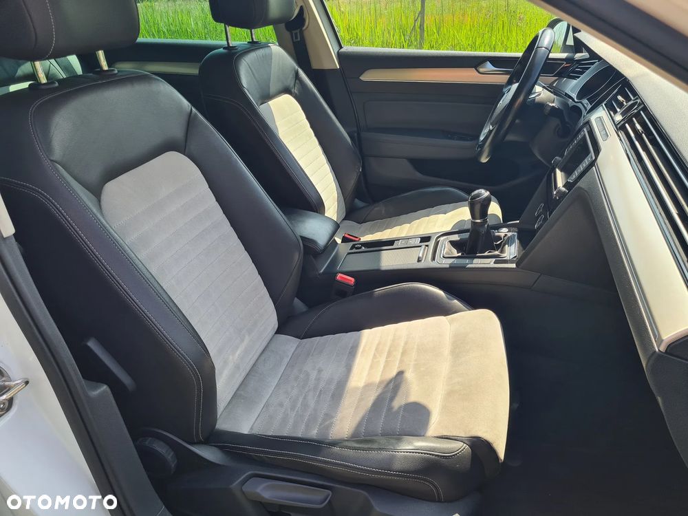 Volkswagen Passat - 16