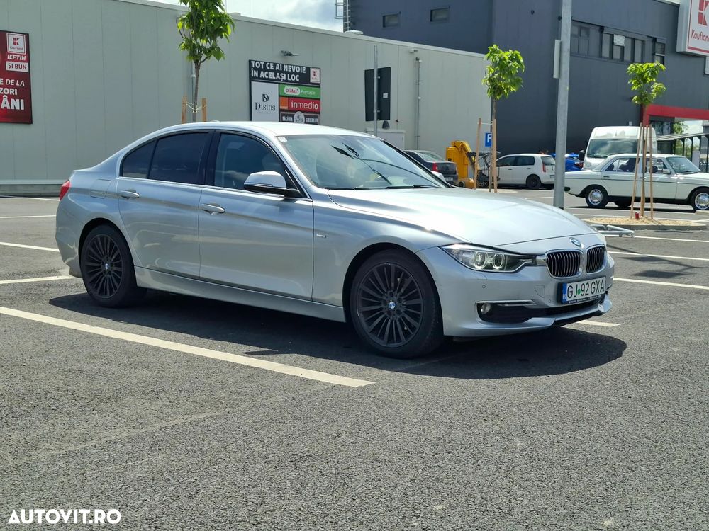 BMW Seria 3 320d xDrive - 10