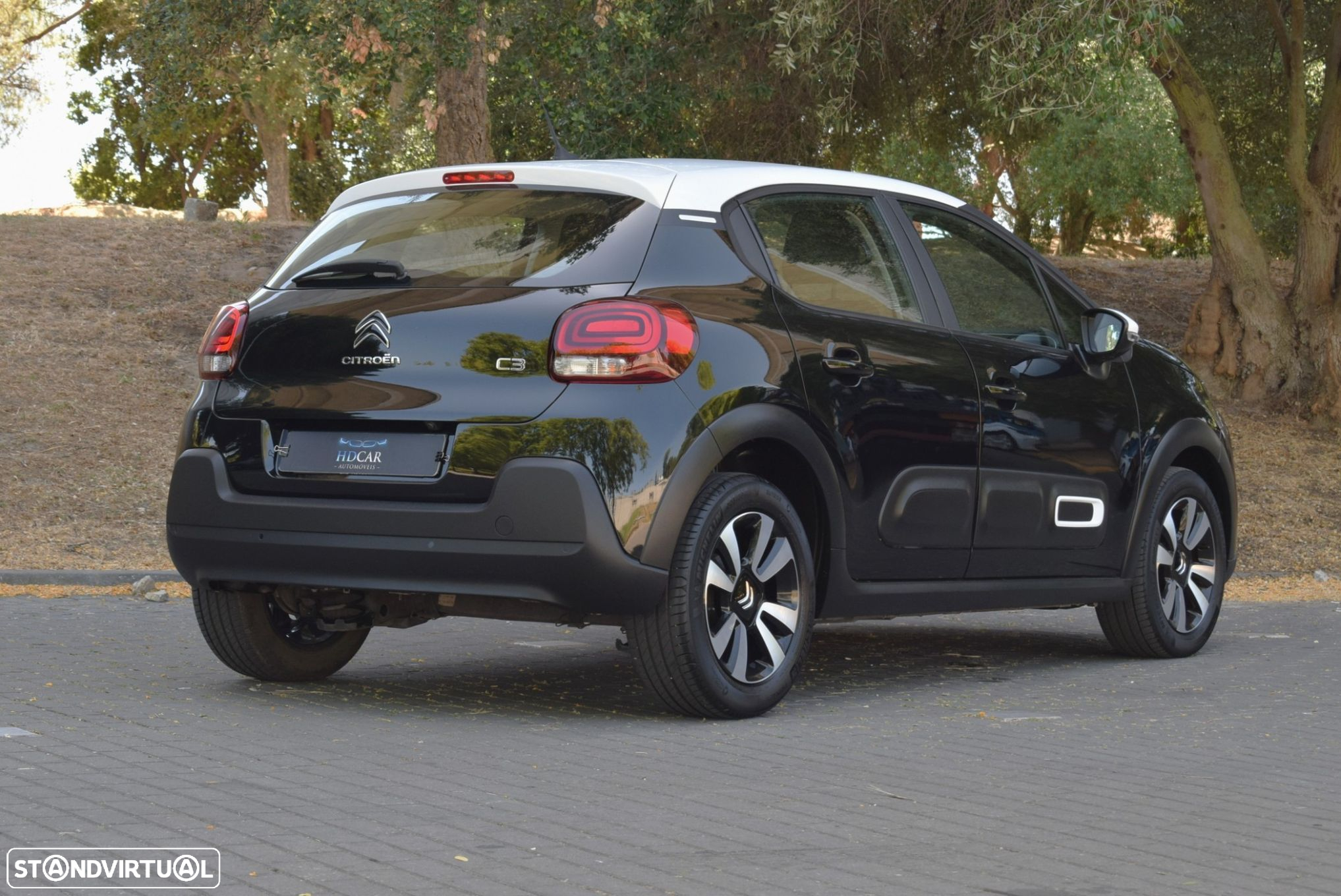 Citroën C3 1.2 PureTech Shine - 4