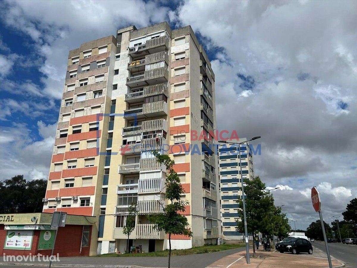 T3, Santo António da Charneca, Barreiro - Grande imagem: 2/26