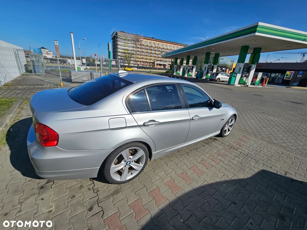 BMW Seria 3 335i xDrive - 6