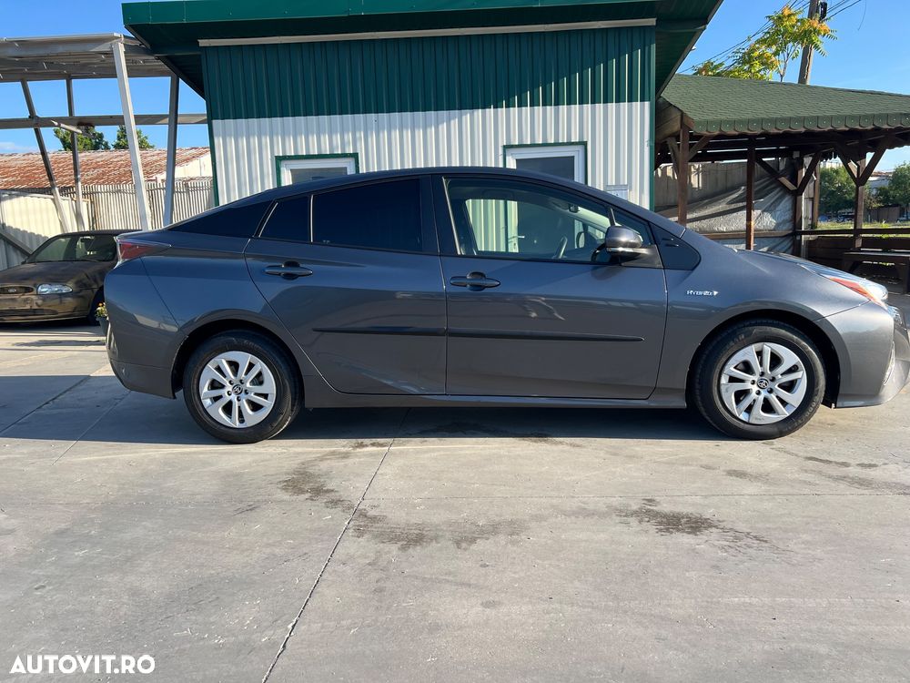 Toyota Prius 1.8 Dual VVT-i Sol - 3