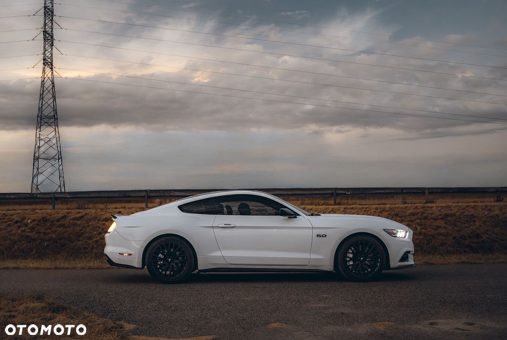 Ford Mustang - 2
