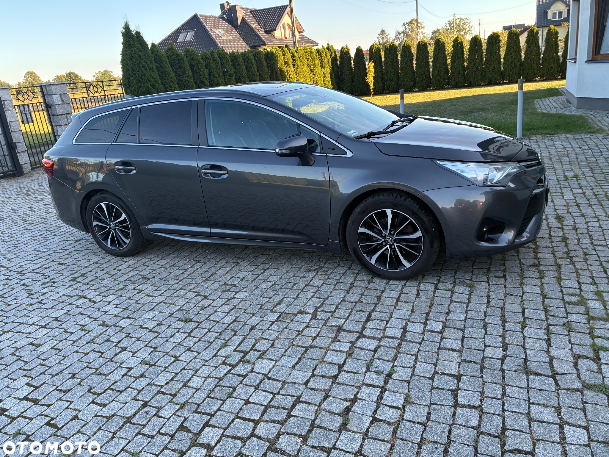 Toyota Avensis 1.8 Premium - 6