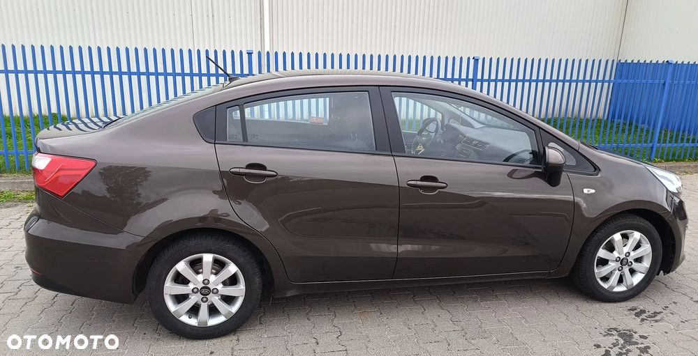 Kia Rio - 16