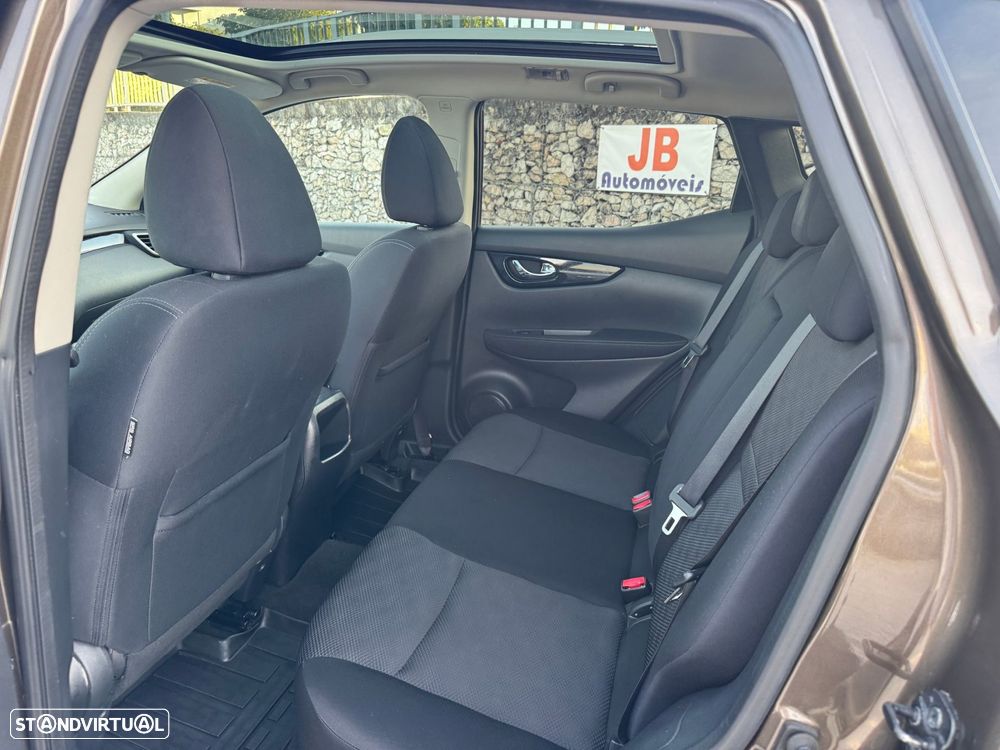Nissan Qashqai 1.5 dCi N-Connecta 18 - 13