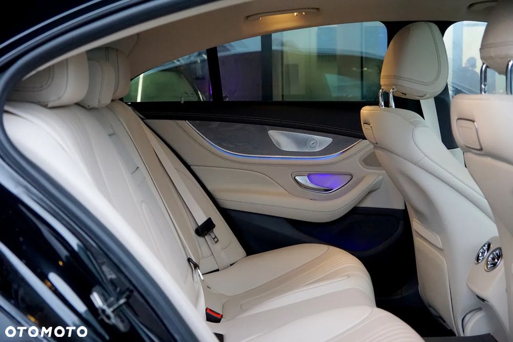 Mercedes-Benz CLS - 26