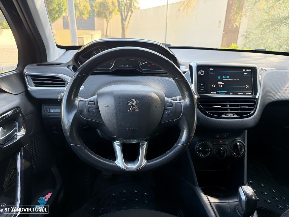 Peugeot 208 1.2 PureTech Style - 27