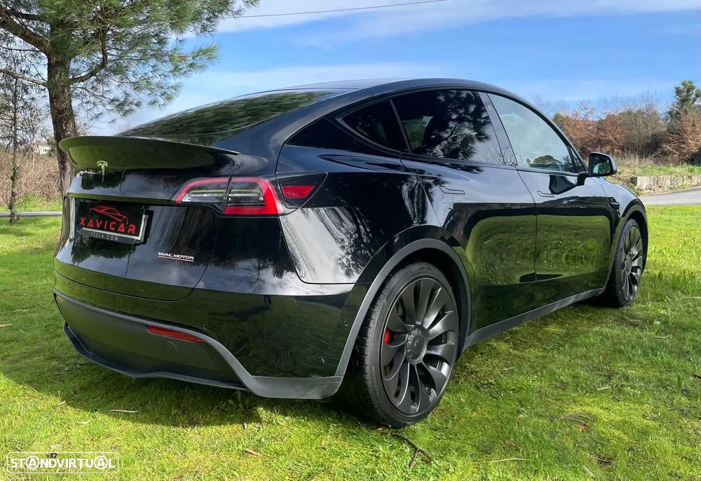 Tesla Model Y Performance Dual Motor AWD - 14
