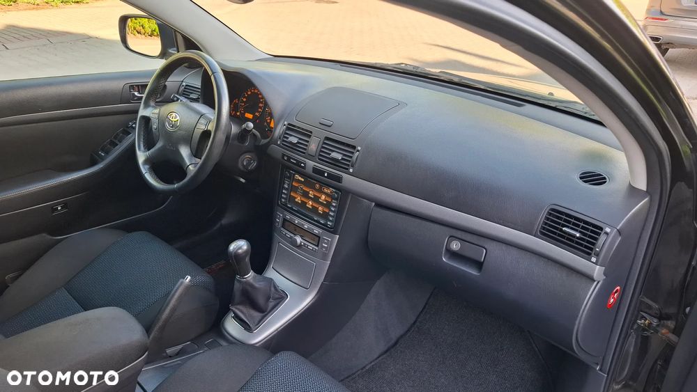 Toyota Avensis 1.8 VVT-i Sol Premium - 15