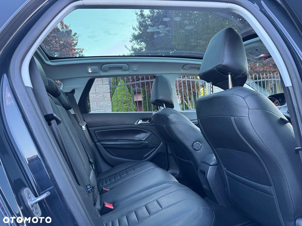 Peugeot 308 1.5 BlueHDi Allure S&S - 17