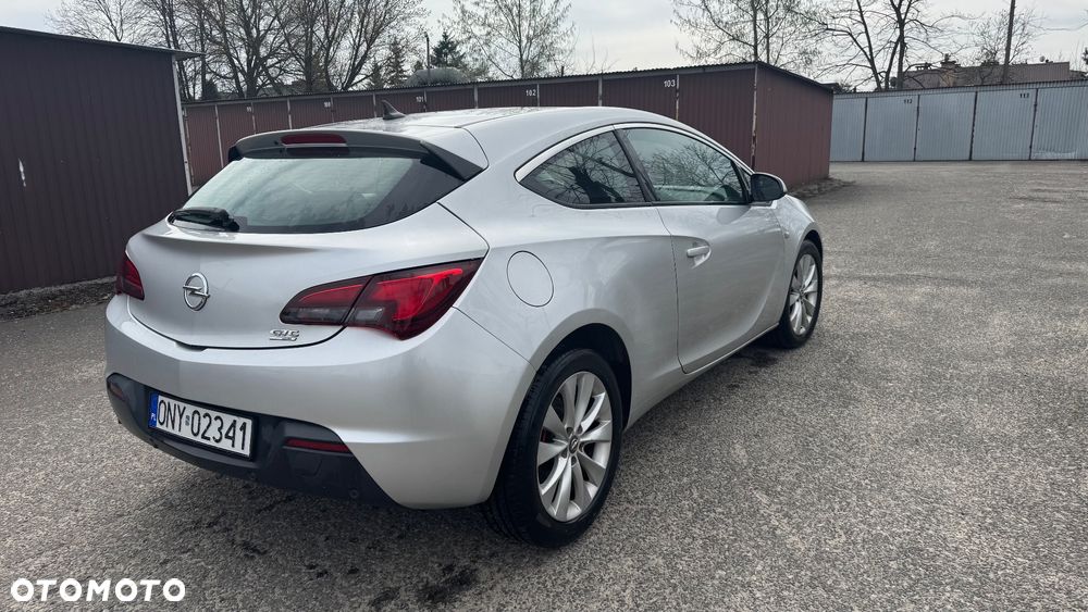 Opel Astra 2.0 CDTI ecoFLEX Start/Stop - 11