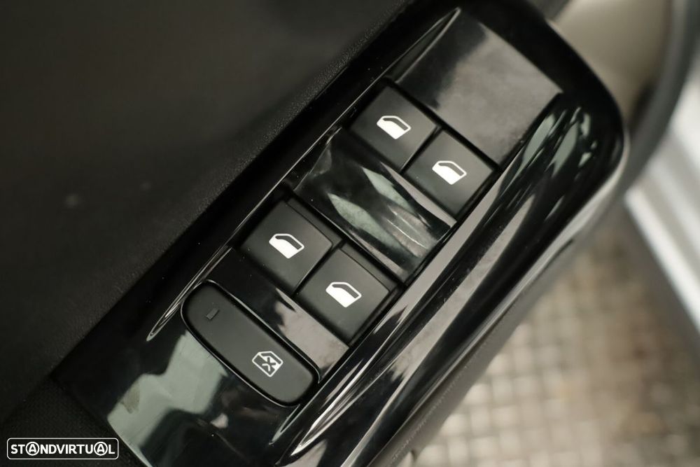 Citroën C3 1.2 PureTech C-Series - 18