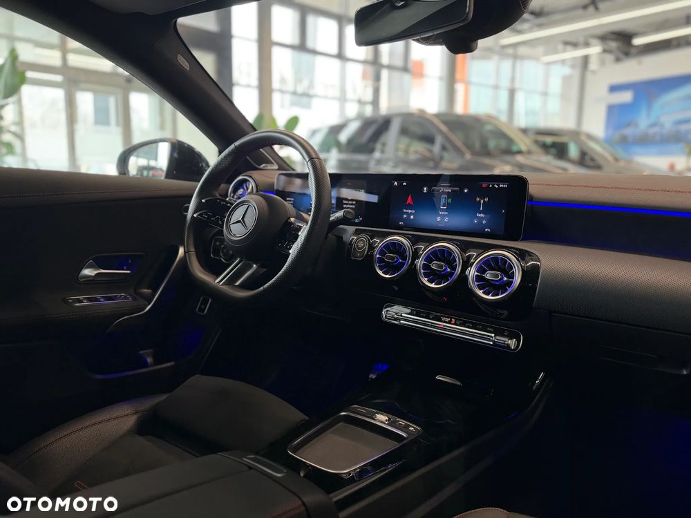 Mercedes-Benz CLA 200 AMG Line 7G-DCT - 4