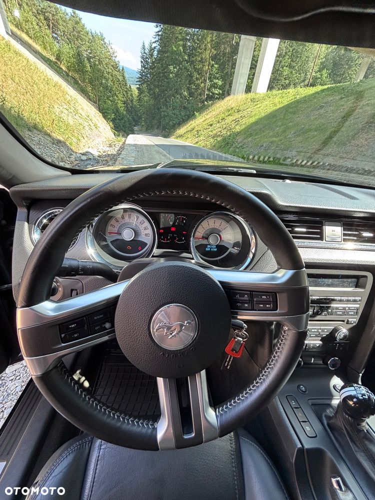 Ford Mustang 5.0 V8 GT - 4