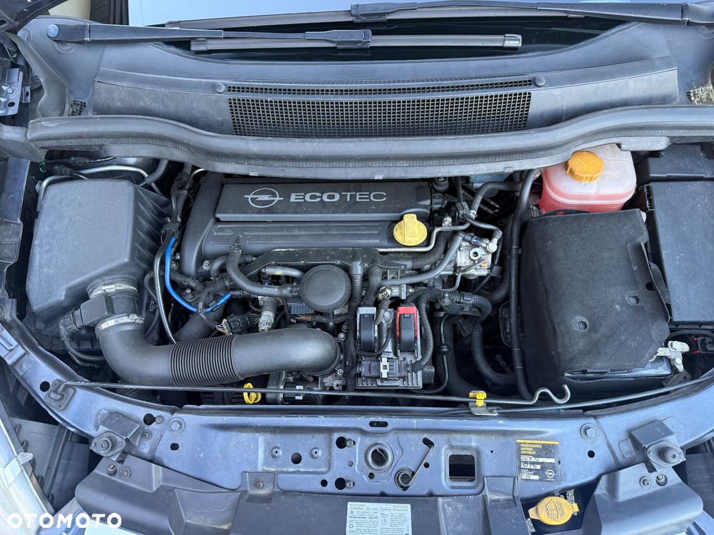 Opel Zafira 2.2 - 10