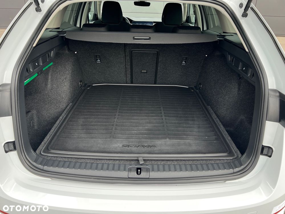 Skoda Octavia 2.0 TDI SCR Style DSG - 41