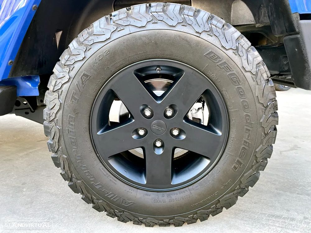 Jeep Wrangler 2.8 CRD ATX Sport - 52