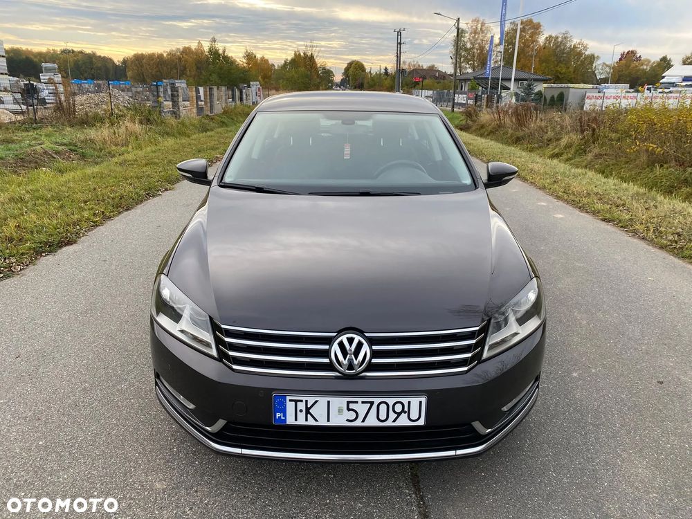 Volkswagen Passat 2011 photo 2