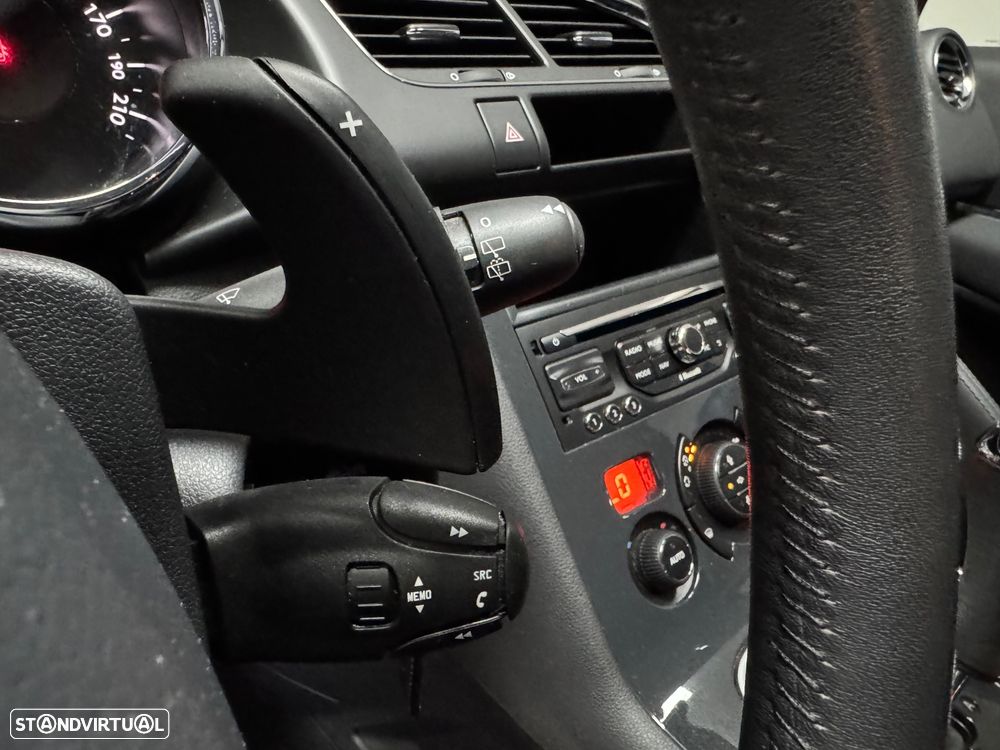 Peugeot 3008 1.6 e-HDi Allure 2-Tronic J18 - 12