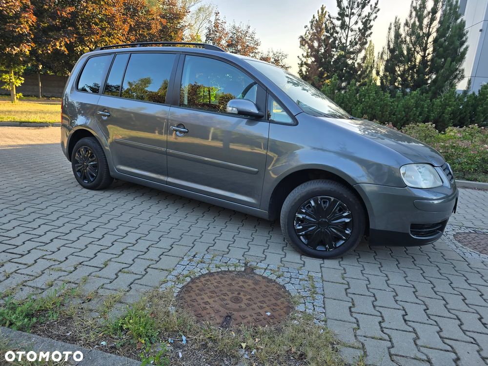 Volkswagen Touran 1.6 FSI - 25