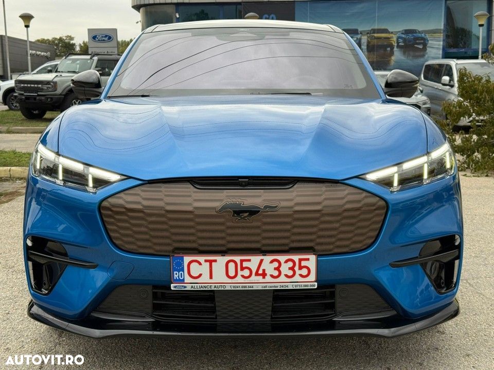 Ford Mustang Mach-E - 4