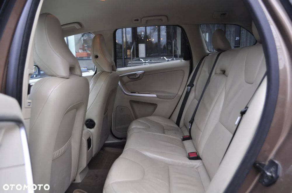Volvo XC 60 2.4D AWD - 9