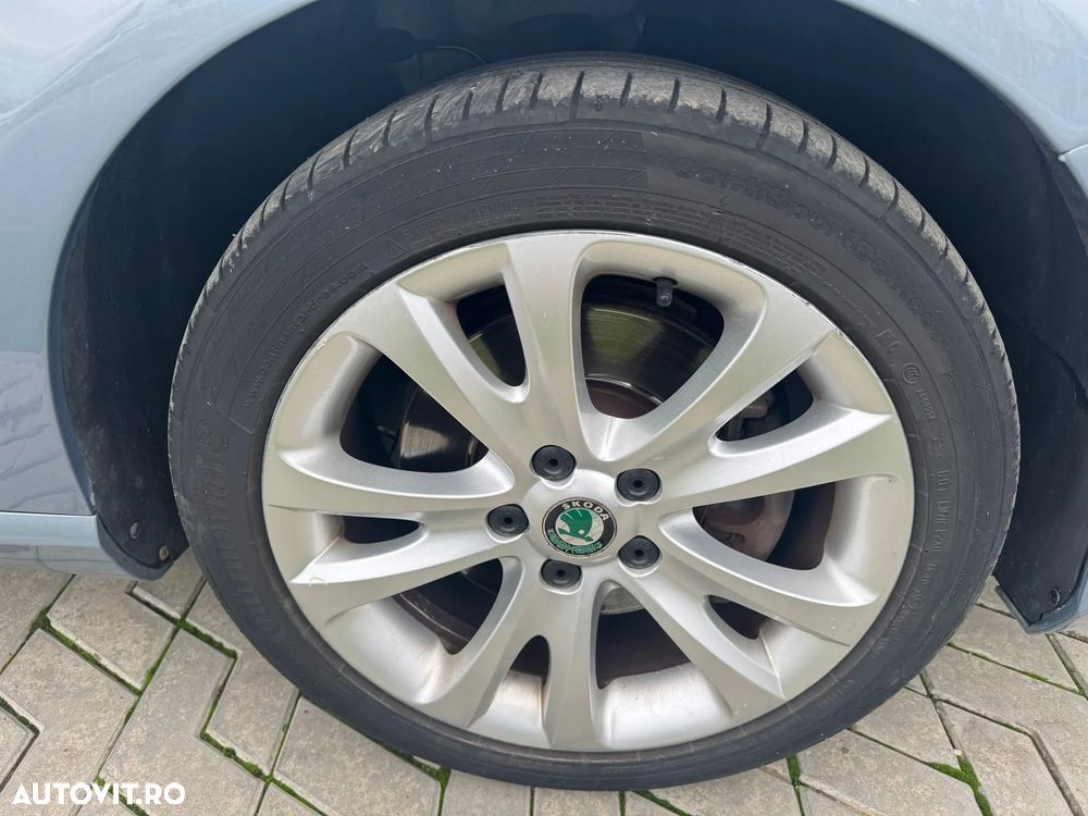 Volkswagen Passat Variant 2.0 TDI Blue TDI DSG Highline - 4