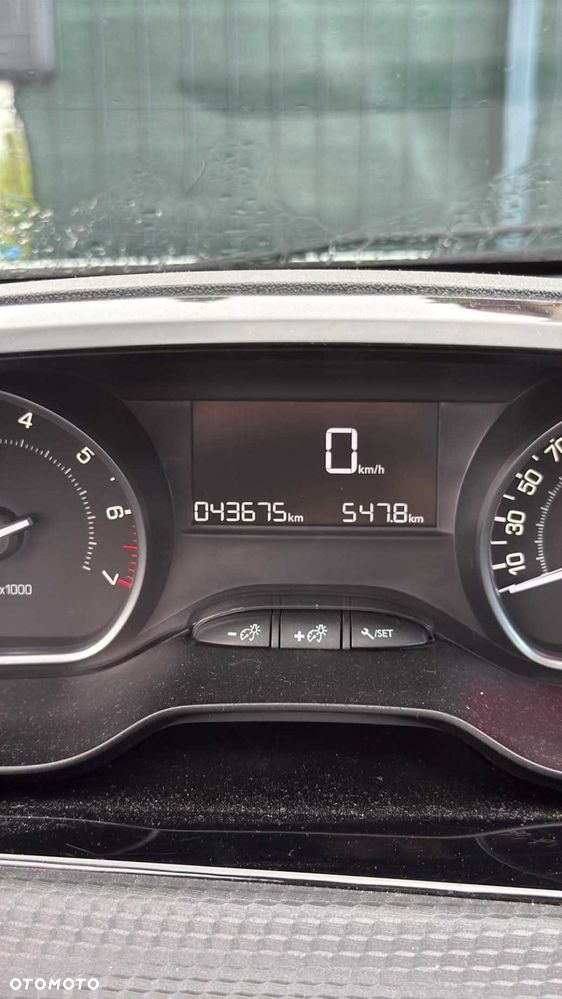 Peugeot 208 2016 photo 5