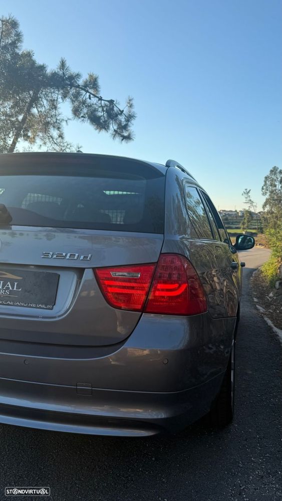 BMW 320 d Sport - 17
