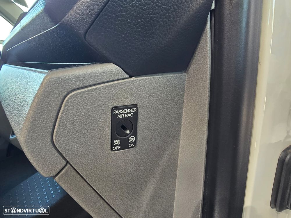 VW Transporter 2.0 TDI - 21