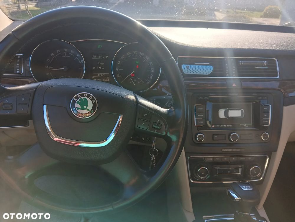 Skoda Superb 2.0 TDI DSG Elegance - 14