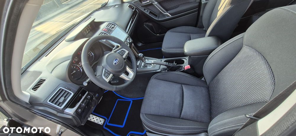 Subaru Forester 2.0 i Active Lineartronic - 11