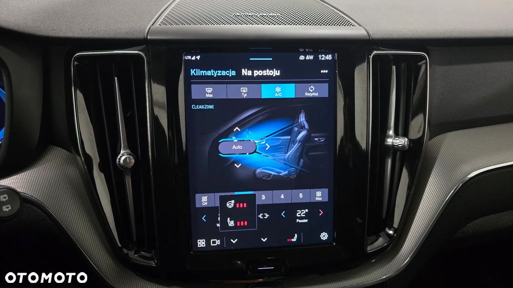 Volvo XC 60 B4 D Plus Dark - 23